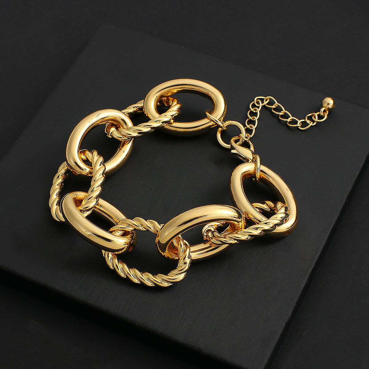 Ladies Gold Chunky Thick Oval Twist Smooth Link Chain Bracelet Womens  Handchain